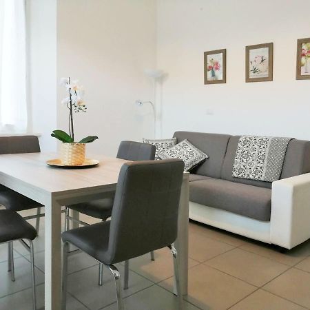 Appartamento Aida - Near The Center With Private Parking E Ac Como Ngoại thất bức ảnh